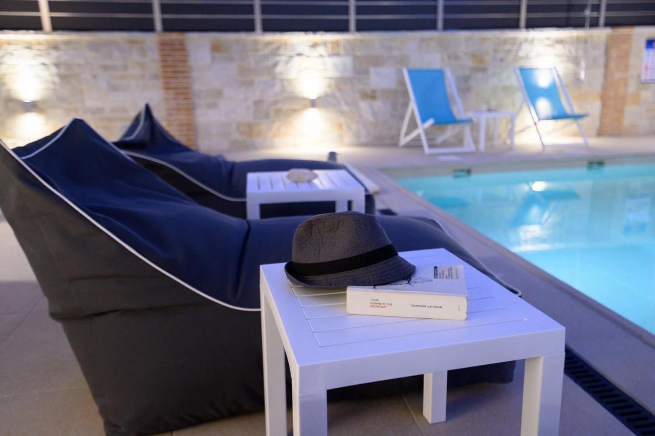 Momento Luxury Apartments Walking Distance From The Beach Никиана Экстерьер фото