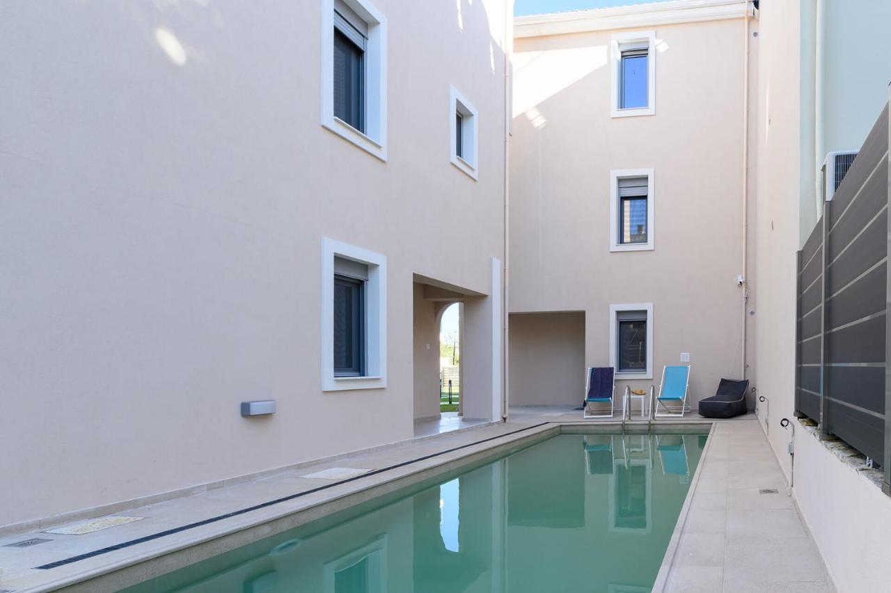 Momento Luxury Apartments Walking Distance From The Beach Никиана Экстерьер фото