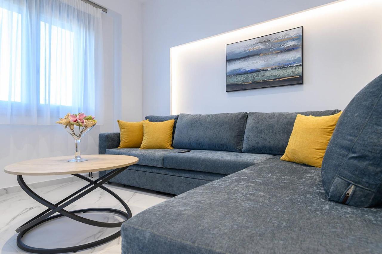 Momento Luxury Apartments Walking Distance From The Beach Никиана Экстерьер фото