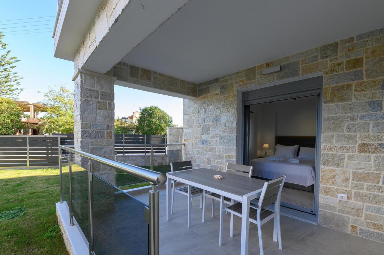 Momento Luxury Apartments Walking Distance From The Beach Никиана Экстерьер фото