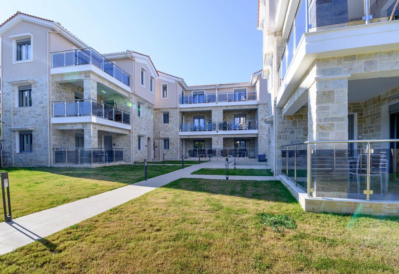 Momento Luxury Apartments Walking Distance From The Beach Никиана Экстерьер фото