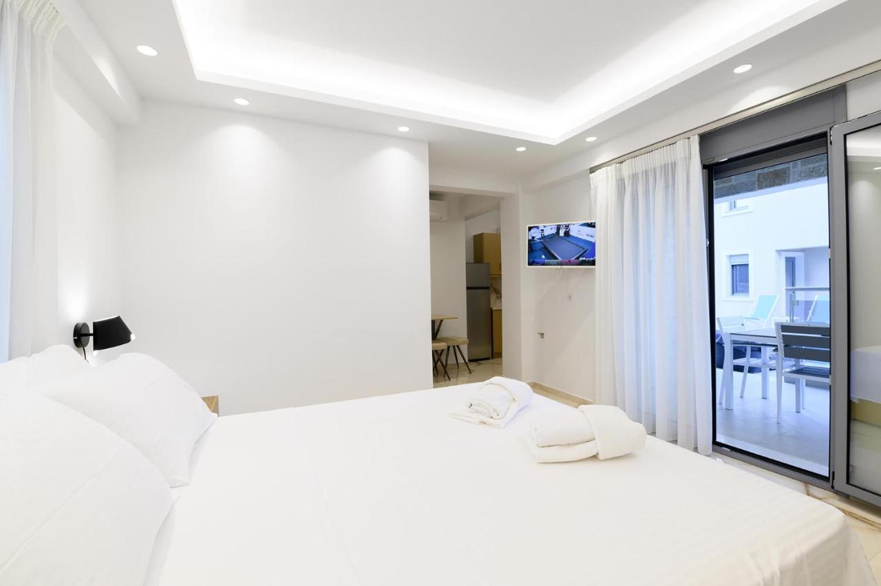Momento Luxury Apartments Walking Distance From The Beach Никиана Экстерьер фото