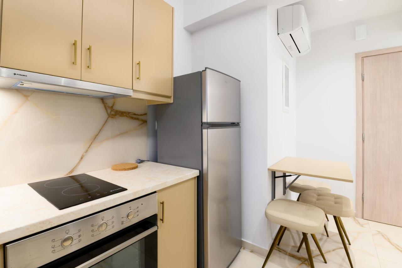 Momento Luxury Apartments Walking Distance From The Beach Никиана Экстерьер фото